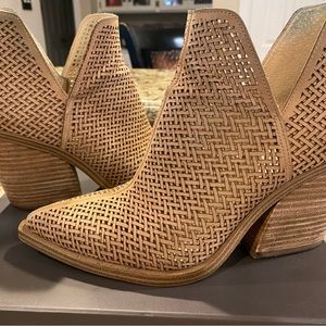 Vince Camuto Booties